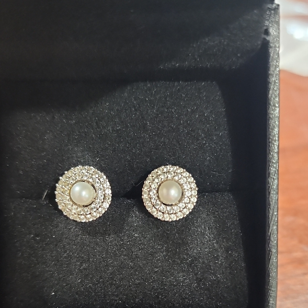 Elegant Silver Pearl Stud Earrings